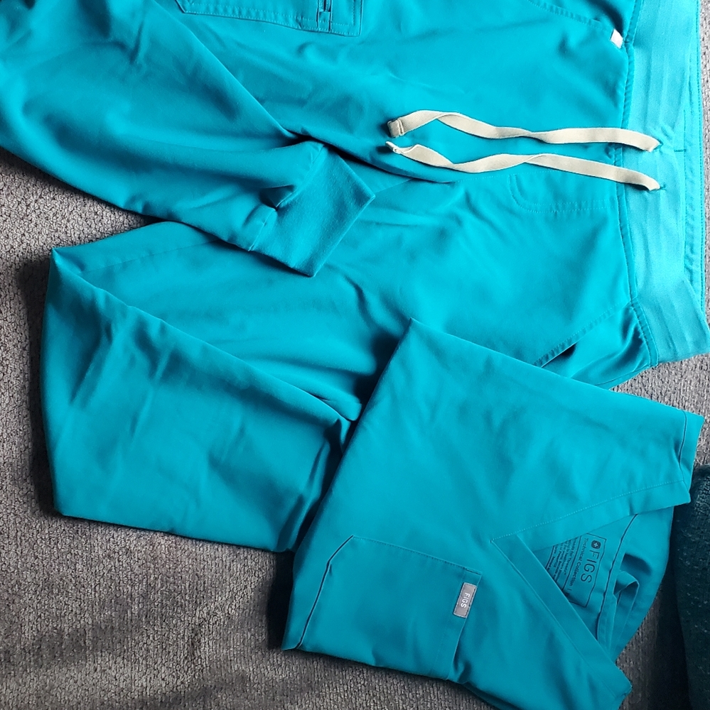 Teal Figs Scrub Set XS